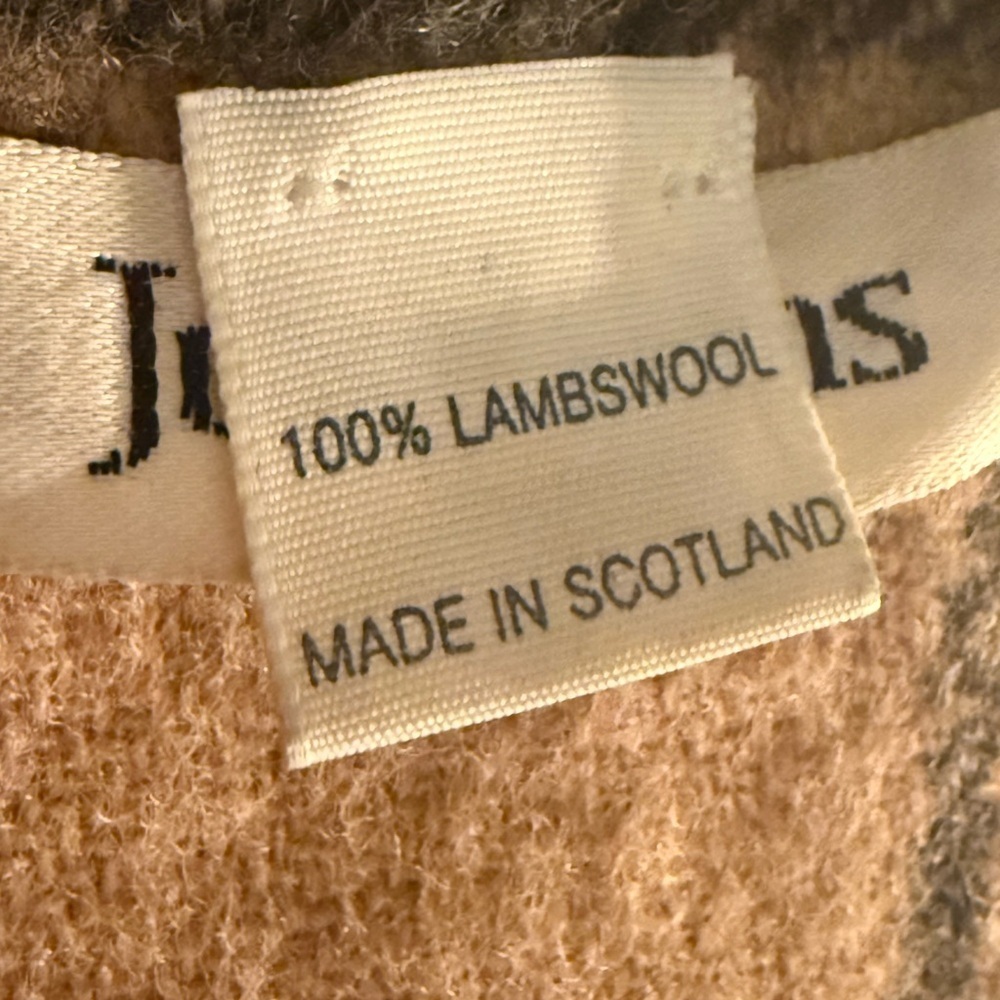Johnstons Of Elgin Lambswool Checkered Scarf - Picture 3 of 7